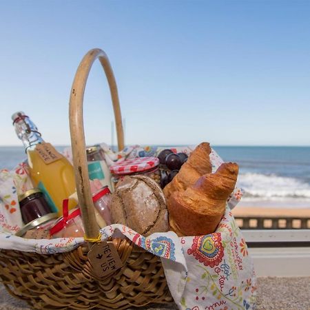 Liiiving In Porto - Luxury Beachfront Apartments Экстерьер фото