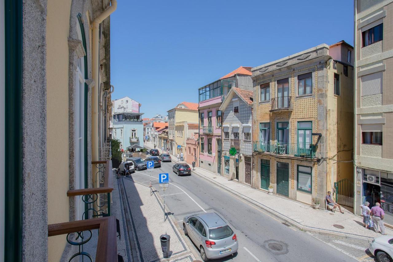 Liiiving In Porto - Luxury Beachfront Apartments Экстерьер фото