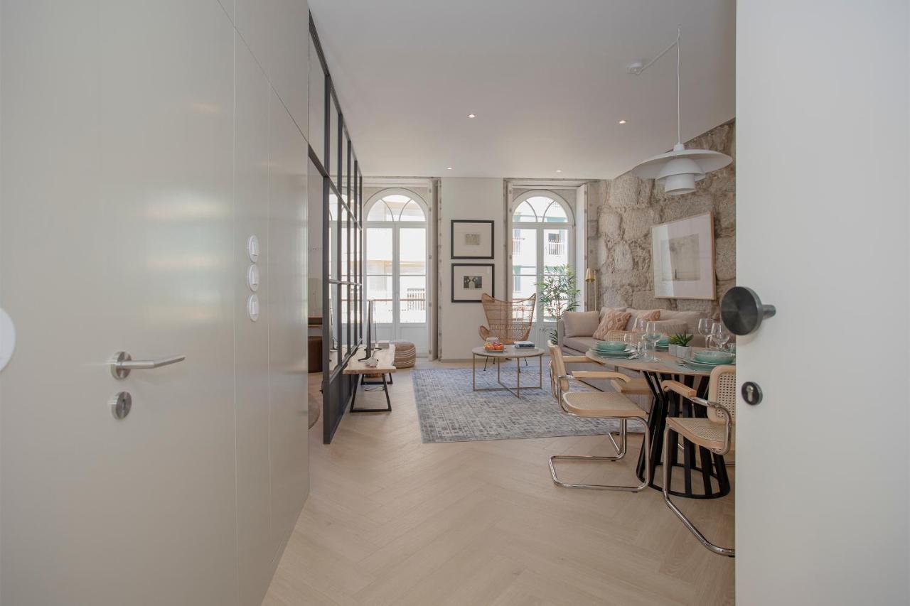 Liiiving In Porto - Luxury Beachfront Apartments Экстерьер фото